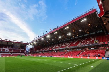 UEFA Avrupa Ligi karşılaşması öncesinde şehir zeminine genel bir bakış. 8 Nottingham Ormanı, Porto 'ya karşı City Ground, Nottingham, İngiltere, 23 Ekim 2025  