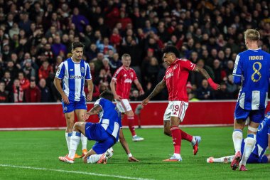 FC Porto 'dan Jakub Kiwior, Nottingham Ormanı' ndan Igor İsa 'nın UEFA Avrupa Ligi Maçı' nda Nottingham Ormanı 'na penaltı atmasını engelliyor. 8 Nottingham Ormanı' nın Porto 'ya karşı oynadığı 8 maçın 3' ünde Nottingham Ormanı, Nottingham, İngiltere