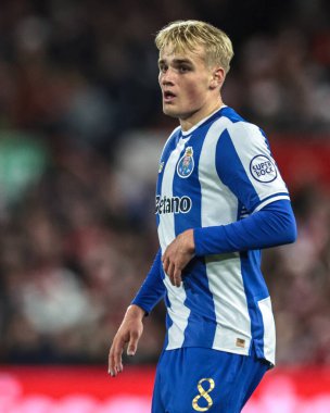 FC Porto 'dan Victor Froholdt UEFA Avrupa Ligi Maçı sırasında 8 Nottingham Ormanı, Porto' ya karşı City Ground, Nottingham, İngiltere, 23 Ekim 2025 