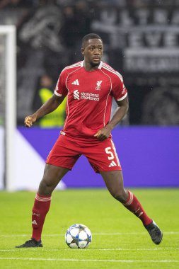 Liverpool 'dan İbrahima Konat UEFA Şampiyonlar Ligi Maçı sırasında 8 Eintracht Frankfurt Liverpool' a karşı 22 Ekim 2025 Deutsche Bank Park, Frankfurt, Almanya 