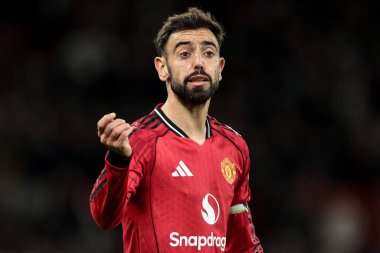 Manchester United takımından Bruno Fernandes, 25 Ekim 2025 'te Old Trafford, Manchester, Birleşik Krallık' ta oynanan Premier League karşılaşmasında skoru 3-2 'ye çektikten sonra tepki gösterdi.