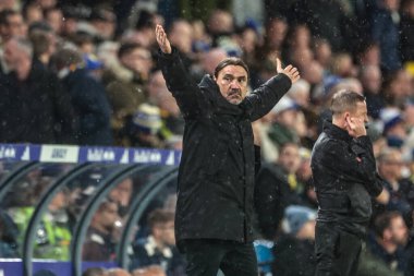 Leeds United takımının teknik direktörü Daniel Farke, Premier League maçında 24 Ekim 2025 'te Leeds Road, Leeds, İngiltere' de oynanan Premier League maçında 2-0 'lık galibiyeti kutluyor. 