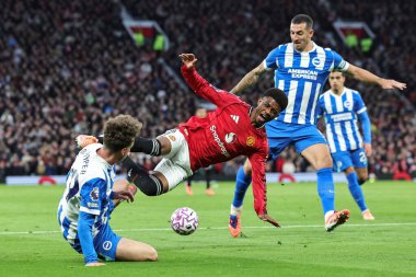 Brighton & Hove Albion takımından Maxim De Cuyper, Manchester United ile Manchester United arasındaki Premier Lig maçı sırasında Old Trafford, Manchester, İngiltere 'de oynanan karşılaşmada Amad Diallo ile çatıştı.