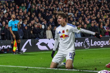 Leeds United takımından Brenden Aaronson, 24 Ekim 2025 'te İngiltere' nin Leeds Road kentinde oynanan Premier League maçı Leeds United - West Ham United maçında 1-0 berabere kalma golünü kutluyor. 