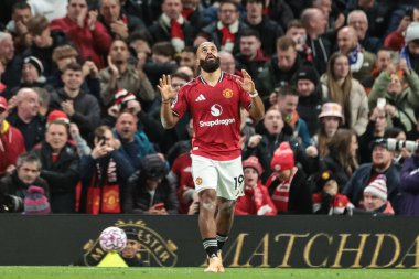 Manchester United takımından Bryan Mbeumo, Manchester United ve Hove Albion maçında 25 Ekim 2025 tarihinde Old Trafford, Manchester, İngiltere 'de oynanan Premier League maçında 3-0' lık galibiyetini kutluyor.
