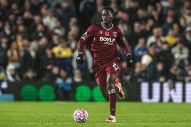 West Ham United takımından Soungoutou Magassa, 24 Ekim 2025 tarihinde İngiltere 'nin Elland Road kentinde oynanan Premier League maçında Leeds United' a karşı West Ham United maçında  