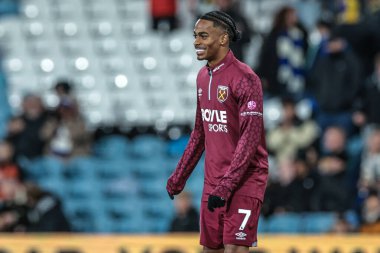 West Ham United takımından Crysencio Summerville, Premier League maçında maç öncesi ısınma oturumunda Leeds United ile West Ham United arasındaki Elland Road, Leeds, İngiltere, 24 Ekim 2025 