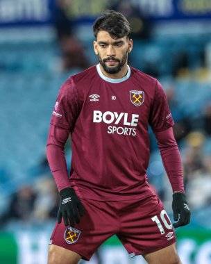 West Ham United takımından Lucas Paquet Premier League maçında ısınma turunda Leeds United, West Ham United 'a karşı Elland Road, Leeds, İngiltere, 24 Ekim 2025