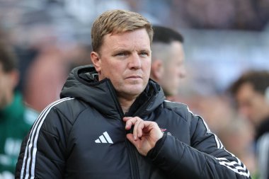 Newcastle United 'ın Eddie Howe teknik direktörü Premier League maçında Newcastle United, Fulham' a karşı St. James 's Park, Newcastle, İngiltere, 25 Ekim 2025