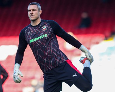 Southampton 'dan Alex McCarthy, Blackburn Park, Blackburn, Birleşik Krallık' ta Blackburn Rovers ve Southampton maçının öncesinde ısınıyor. 