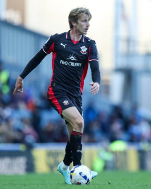 Southampton 'dan Mads Roerslev, Blackburn, Birleşik Krallık' ta Blackburn Parkı 'nda Blackburn Rovers ve Southampton maçında topu ayaklarının dibine aldı. 