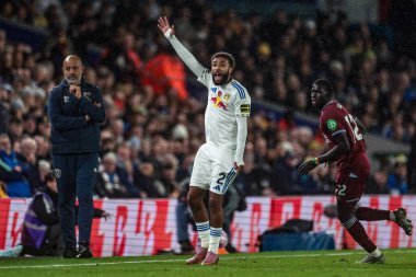 Leeds United 'dan Jayden Bogle, 24 Ekim 2025' te İngiltere 'nin Leeds şehrinde oynanan Premier League maçında takımına talimat verdi. 