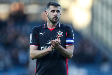 Southampton 'dan Jack Stephens, 25 Ekim 2025' te Ewood Park, Blackburn, İngiltere 'de oynanan Blackburn Rovers-Southampton maçından 2-1 mağlubiyet sonra taraftarlarını alkışladı. 