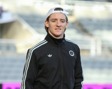 Newcastle United takımından Anthony Gordon, 25 Ekim 2025 'te St. James' s Park, Newcastle, İngiltere 'de oynanan Premier League karşılaşmasında Newcastle United' a karşı Fulham karşısında yerini aldı. 