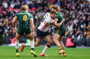İngiltere 'den Alex Walmsley, Avustralya' dan Patrick Carrigan ve Avustralya 'dan Cameron Munster tarafından Wembley Stadyumu, Londra, İngiltere' den 25 Ekim 2025 'de Avustralya' ya karşı oynanan The Ashes Serisi 2025 'te yenildi.