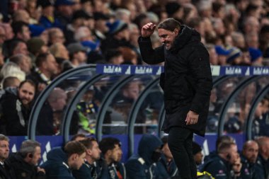 Leeds United takımının teknik direktörü Daniel Farke, Leeds United 'ın 24 Ekim 2025' te Elland Road, Leeds, Birleşik Krallık 'ta oynadığı Premier League maçında tepki gösterdi. 