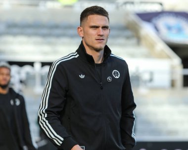 Newcastle United takımından Sven Botman, Premier League maçından önce St.James 's Park, Newcastle, İngiltere' de 25 Ekim 2025 'te Newcastle United ile Fulham maçına geldi.