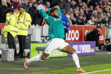 Liverpool 'dan Joe Gomez, Premier League maçında Brentford Liverpool' a karşı Gtech Community Stadyumu, Londra, 25 Ekim 2025 