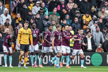 Burnley 'den Zian Flemming, 26 Ekim 202' de İngiltere 'nin Wolverhampton, Wolverhampton' da oynanan Premier League maçında Wolverhampton Wanderers - Burnley maçında 0-2 'lik galibiyetini kutluyor.