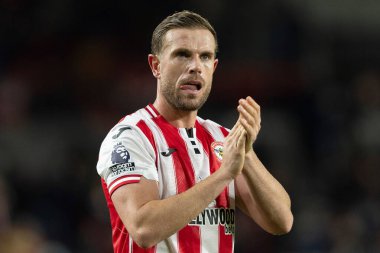 Brentford 'dan Jordan Henderson Premier League maçı sırasında Brentford, Liverpool' a karşı Gtech Community Stadyumu, Londra, Birleşik Krallık, 25 Ekim 2025 