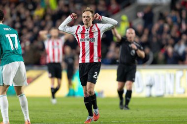 Brentford 'dan Mikkel Damsgaard, Premier League maçında Brentford Liverpool' a karşı Gtech Community Stadyumu 'nda 25 Ekim 2025' de oynanan golü kaçırdı. 