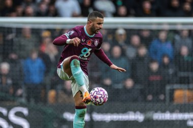 Burnley 'den Kyle Walker Premier Lig maçında topu kontrol ediyor Wolverhampton Wanderers, Burnley' e karşı Molineux, Wolverhampton, Birleşik Krallık, 26 Ekim 2025