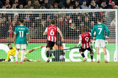 Brentford 'dan Igor Thiago, Premier League maçında Brentford' a karşı Liverpool maçında 25 Ekim 2025 'de Londra' daki Gtech Community Stadyumu 'nda penaltı kaydetti. 