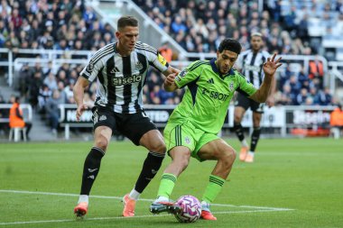 Fulham 'dan Raul Jimenez, Premier Lig maçı sırasında Newcastle United' a karşı Fulham St.James 's Park, Newcastle, İngiltere, 25 Ekim 202