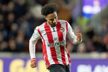 Brentford 'dan Kevin Schade Premier League maçında 2-0 önde ve Brentford-Liverpool maçını Londra' daki Gtech Community Stadyumu 'nda 25 Ekim 2025' de kutluyor. 