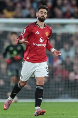 Manchester United 'dan Bruno Fernandes 25 Ekim 2025' te Old Trafford, Manchester 'da oynanan Premier League karşılaşmasında tepki gösterdi.