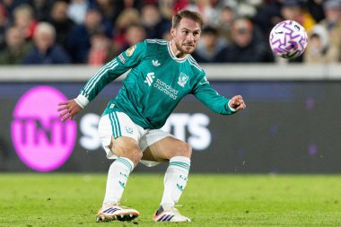 Liverpool 'dan Alexis Mac Allister Premier League maçında Brentford-Liverpool maçı sırasında Gtech Community Stadyumu, Londra, Birleşik Krallık, 25 Ekim 2025  