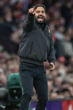 Manchester United 'ın teknik direktörü Ruben Amorim, Manchester United ile Brighton ve Hove Albion maçında Old Trafford, Manchester, İngiltere' de 25 Ekim 2025 tarihinde teknik alanda tepki gösterdi. 
