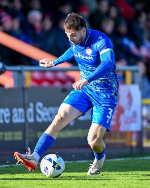 Accrington Stanley takımından Freddie Sass 25 Ekim 2025 'te İngiltere' nin Highbury Stadyumu 'nda Fleetwood Town - Accrington Stanley maçında 