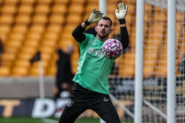 Burnley kalecisi Martin Dubravka Premier Lig maçında ısınma turunda Wolverhampton Wanderers, Burnley 'e karşı Molineux, Wolverhampton, İngiltere, 26 Ekim 2025