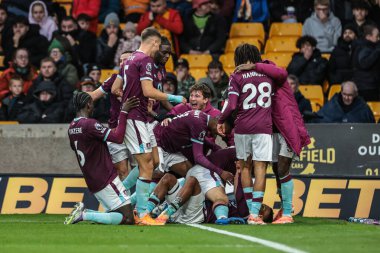 Burnley 'li Lyle Foster, Premier Lig maçında Wolverhampton Wanderers - Burnley maçında 26 Ekim 2025' te Molineux, Wolverhampton, Birleşik Krallık 'ta 2-3' lük galibiyetini kutluyor.