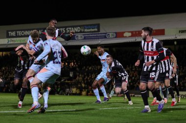 Brentford 'dan Nathan Collins son 16 Grimsby Town, Blundell Park, Cleethorpes, Birleşik Krallık' ta 28 Ekim 2025 'te Brentford' a karşı oynanan Carabao Kupası 'nda 0-5 berabere kaldı. 