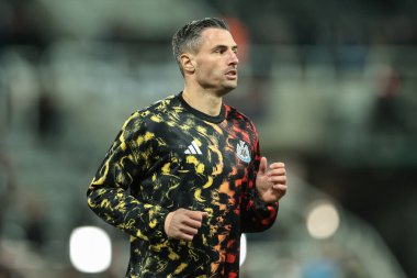 Newcastle 'dan Fabian Schar Carabao Kupası son 16 Newcastle United Tottenham Hotspur' a karşı 29 Ekim 2025 'te St. James' s Park, Newcastle, İngiltere 'de oynanan maçta maç öncesi ısınma turunda serbest kaldı.