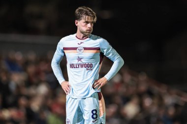 Brentford 'dan Mathias Jensen Carabao Kupası son 16 Grimsby Town, Blundell Park' ta Brentford 'a karşı, Cleethorpes, Birleşik Krallık, 28 Ekim 2025 