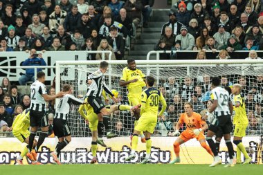 Newcastle Untie 'den Fabian Schar, Carabao Kupası' nda son 16 Newcastle United Tottenham Hotspur 'a karşı 29 Ekim 2025' te St. James 's Park, Newcastle, İngiltere' de 1-0 berabere kaldı. 