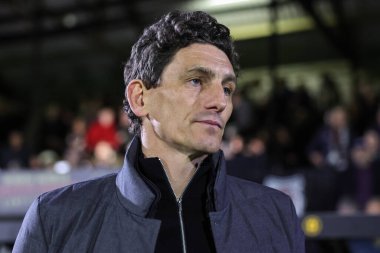 Keith Andrews, Brentford Carabao Kupası son 16 Grimsby Town, Brentford 'a karşı Blundell Park, Cleethorpes, Birleşik Krallık, 28 Ekim 2025 