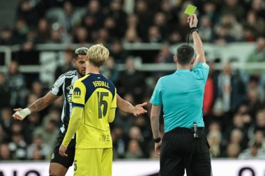 Hakem Christopher Kavanagh, Newcastle 'dan Joelinton' a son 16 Newcastle United Tottenham Hotspur 'a karşı 29 Ekim 2025' te St. James 's Park, Newcastle' da oynanan Carabao Kupası 'nda sarı kart verdi. 