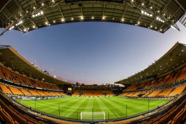 Molineux Stadyumu, 29 Ekim 2025 'te İngiltere' nin Molinhampton kentinde oynanan Carabao Kupası son 16 Wolverhampton Wanderers-Chelsea maçında genel olarak izleniyor. 