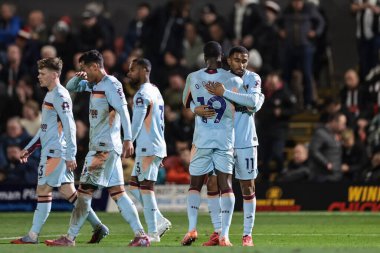 Brentford 'dan Reiss Nelson, 28 Ekim 2025' te Blundell Park, Cleethorpes, Birleşik Krallık 'ta oynanan Carabao Kupası son 16 Grimsby Town - Brentford maçında 0-3' lük galibiyetini kutluyor. 
