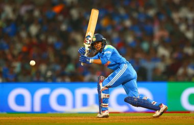 Hindistan 'dan Jemimah Rodrigues, ICC Dünya Bayanlar ODI Dünya Kupası Yarı Finali' nde Hindistan ile Avustralya arasında oynanan Dr. D.Y. Patil Spor Akademisi, Navi Mumbai, Hindistan, 30 Ekim 202