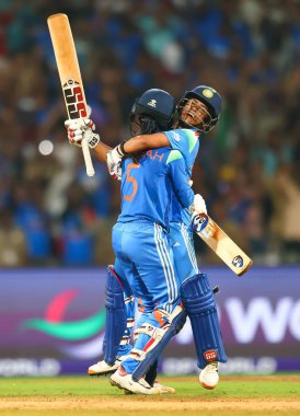 Hindistan 'dan Jemimah Rodrigues ve Hindistan' dan Amanjot Kaur, Dr. D.Y. 'de oynanan Dünya Bayanlar ODI Dünya Kriket Kupası yarı final karşılaşmasında yarı finali Hindistan ve Hindistan takımı ile birlikte kazandılar. Patil Spor Akademisi, Navi Mumbai, Hindistan, 30 Ekim