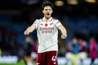 Arsenal 'den Declan Rice, 1 Kasım 2025' te İngiltere 'nin Burnley-Arsenal maçında Premier League maçında kazandığı 0-2' lik galibiyeti kutladı. 