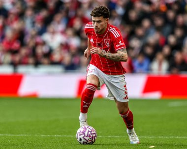 Nottingham Ormanı 'ndan Neco Williams Premier League maçı sırasında Nottingham Forest Manchester United' a karşı City Ground, Nottingham, 1 Kasım 2025 