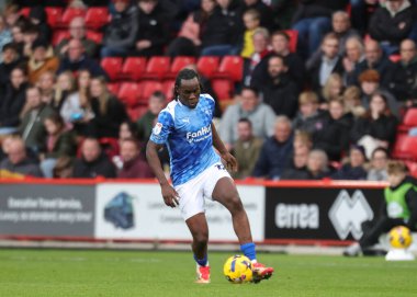Sheffield United takımından Chiedozie Ogbene, 1 Kasım 2025 'te Bramall Lane, Sheffield, İngiltere' de oynanan Sheffield United - Derby County maçında topu aldı. 