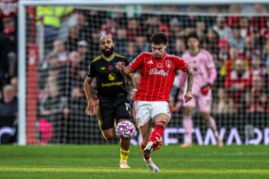 Nottingham Ormanı 'ndan Neco Williams Premier Lig maçında pas veriyor Nottingham Forest Manchester United' a karşı City Ground, Nottingham, 1 Kasım 2025 