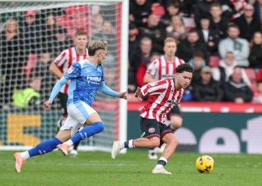 Sheffield United takımından Callum O 'Hare, 1 Kasım 2025' te İngiltere 'nin Bramall Lane şehrinde oynanan Sheffield United - Derby County maçında maç yapıyor. 